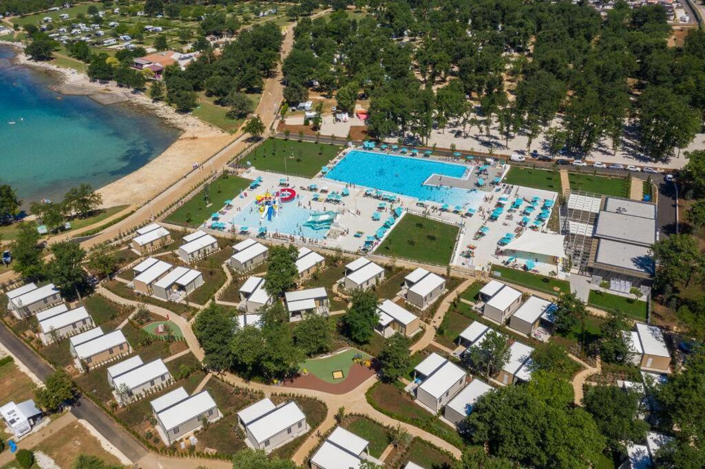 Panorama Mobile Homes In Camping Park Умаг Экстерьер фото