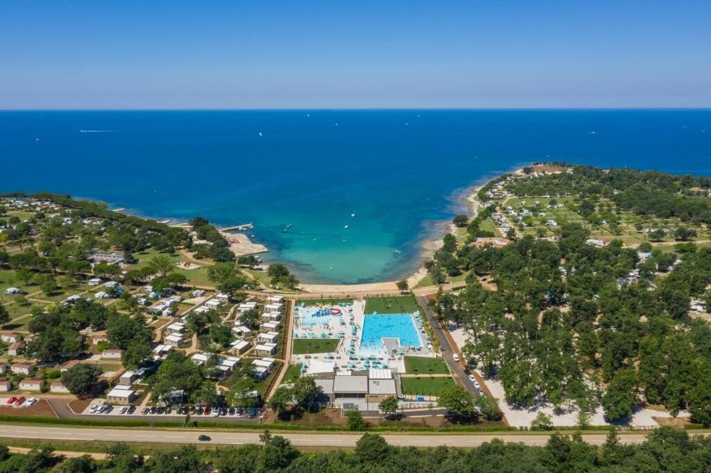Panorama Mobile Homes In Camping Park Умаг Экстерьер фото